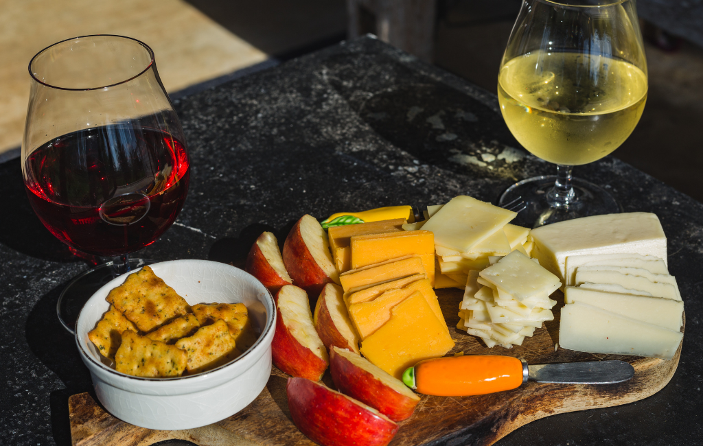 Melhores Queijos Para Combinar com Vinhos: Guia com Exemplos e Harmonizações Perfeitas - Blog Semana Paulistana do Vinho