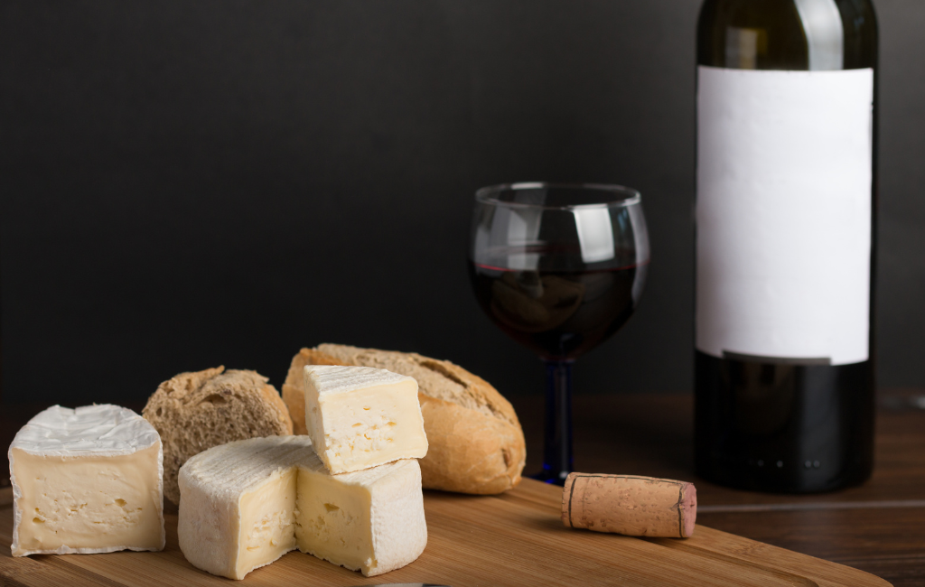Melhores Queijos Para Combinar com Vinhos: Guia com Exemplos e Harmonizações Perfeitas - Blog Semana Paulistana do Vinho